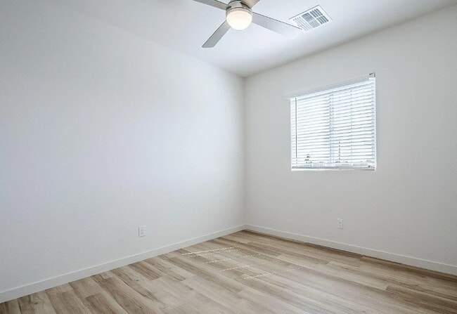 Primary Photo - 650 W Laredo St