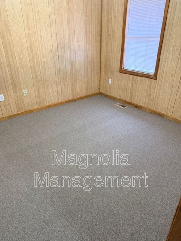 Building Photo - 1105 Alexander Ave