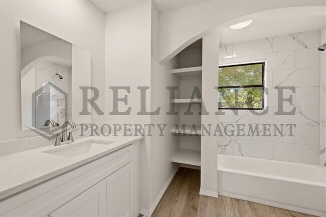Building Photo - 322 S Jonathan St