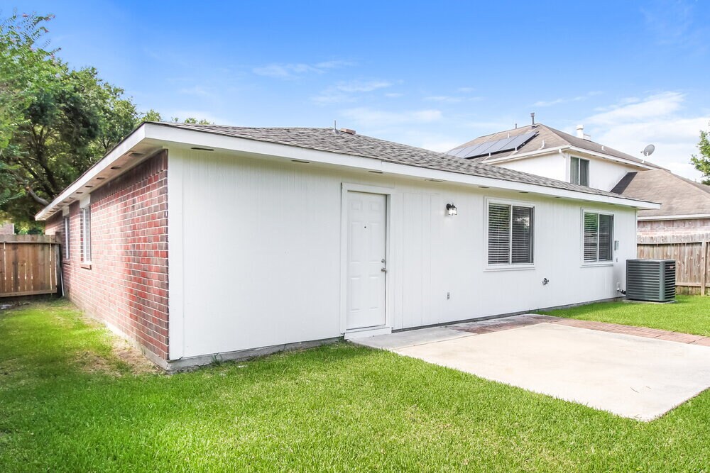 Building Photo - 4815 Gypsy Forest Dr