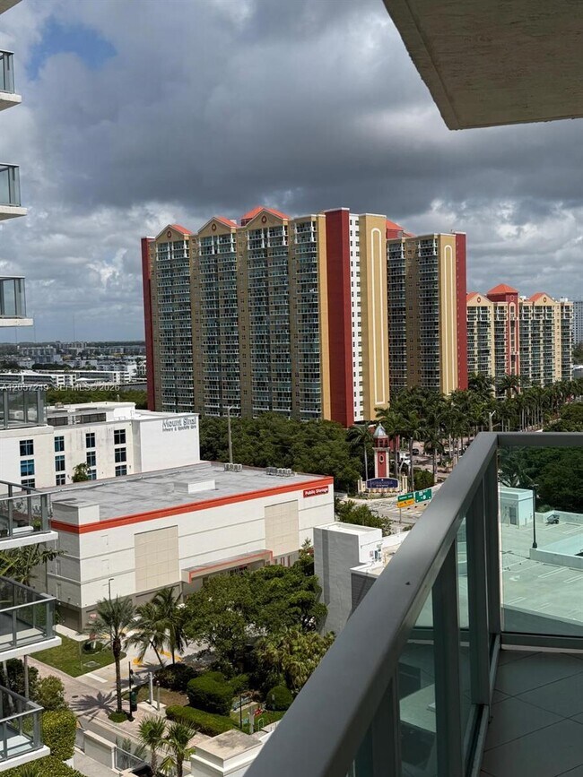Building Photo - 250 Sunny Isles Blvd