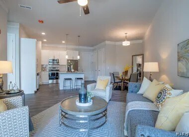 Building Photo - 226 E Lockwood Ave