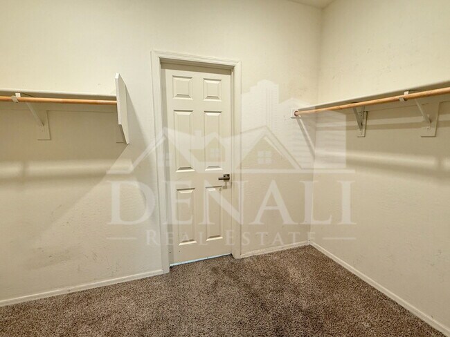 Building Photo - 5231 W Leodra Ln