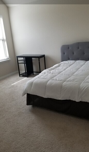 Building Photo - 4413 Shady Hl Ln