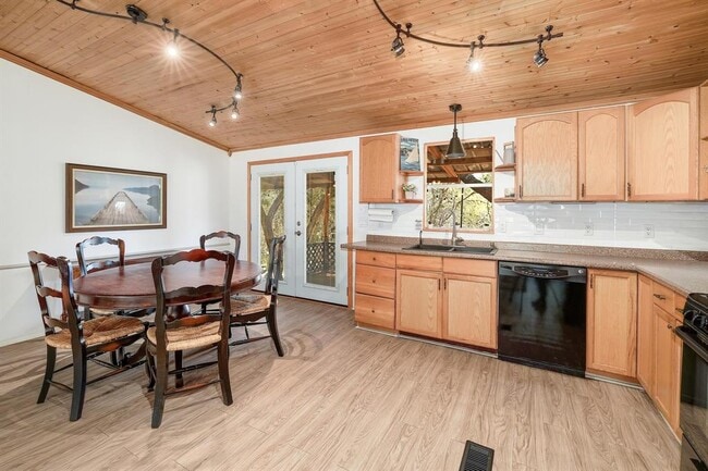 Building Photo - 17311 Whippoorwill Trail