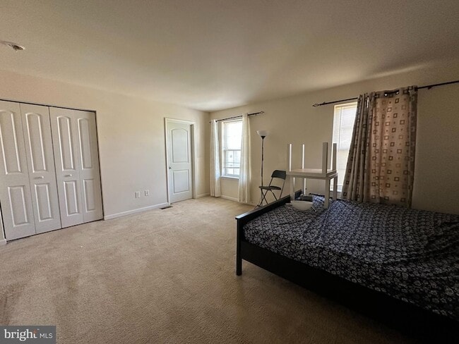 Building Photo - 103 Russell Ln