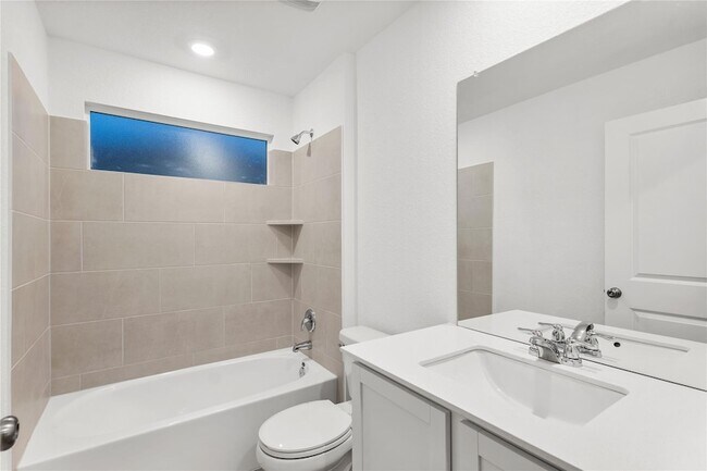 Building Photo - 161 Keefer