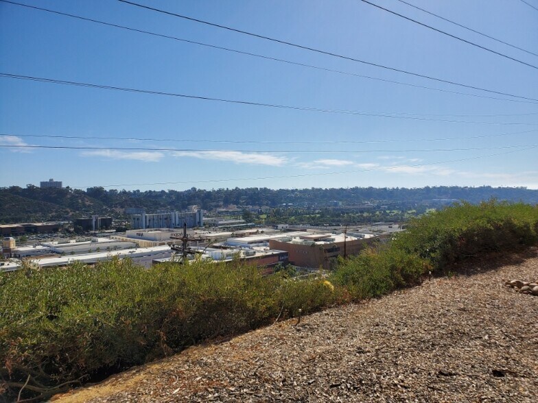 Building Photo - 7047 Camino Degrazia