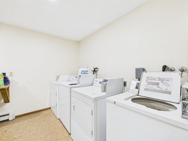 Building Photo - 614 Ouida Way