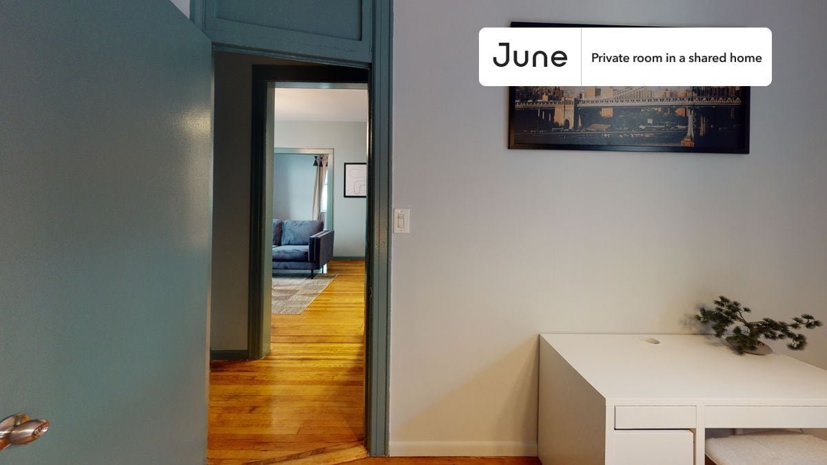 Building Photo - Room in Shared 4 bed/1 bath home