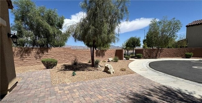 Building Photo - 6387 Ashland Crst St