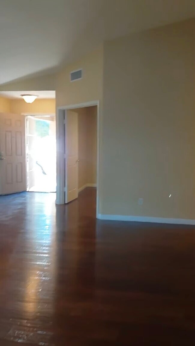 Building Photo - 5123 W Pecan Rd