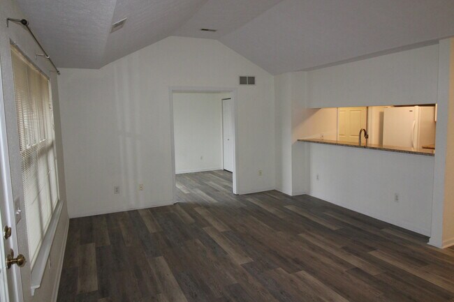 Building Photo - 1411 Heatherwood Ln