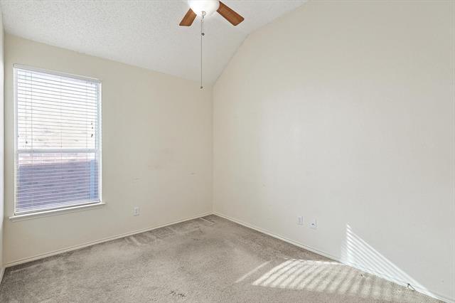 Building Photo - 2133 Mahogany St