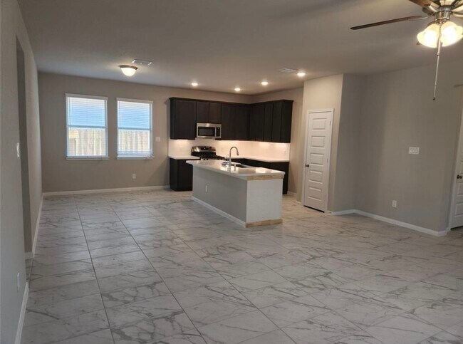 Building Photo - 9411 Hard Rock Rd