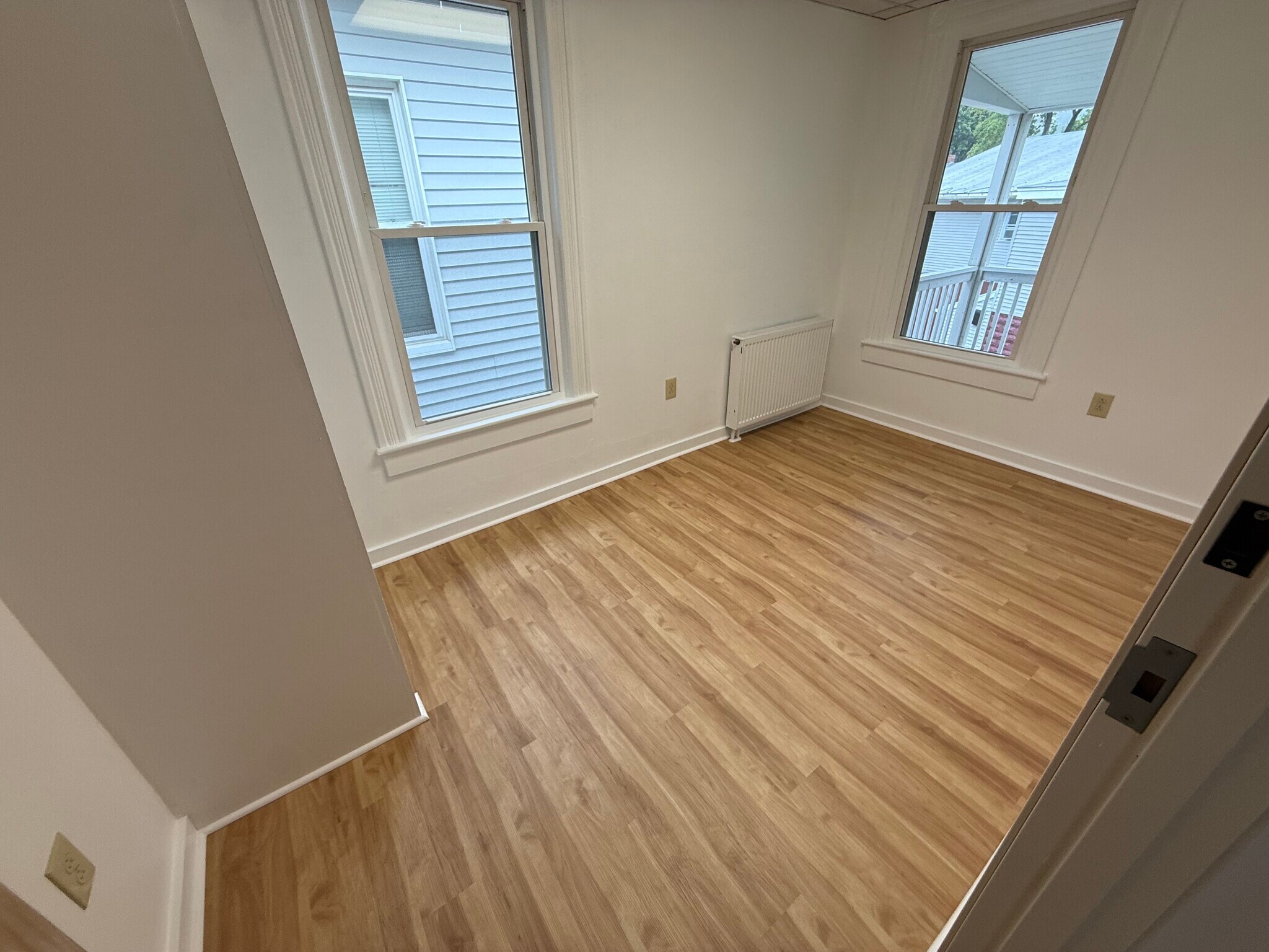 Room 4 - 262 Ashland St