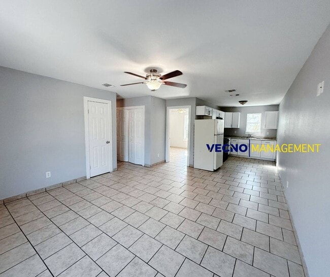 Building Photo - 135 Nopal St