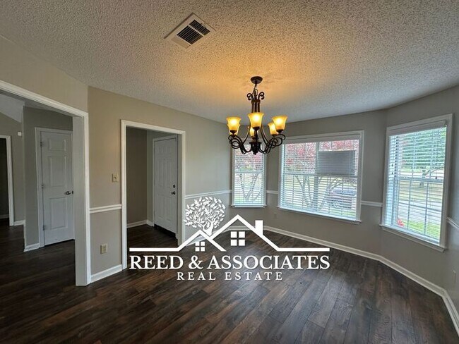 Building Photo - 3 Bedroom in Lakeland