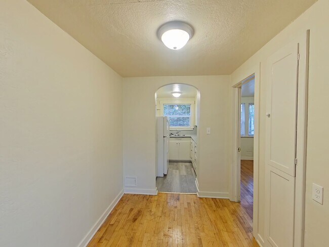 Building Photo - Glacier Tri-Plex