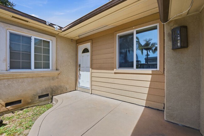 Building Photo - 6250 Dorothy Dr