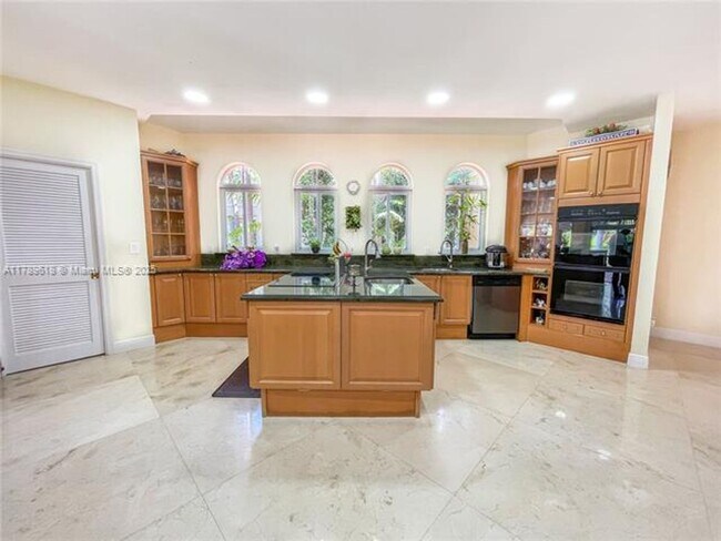 Building Photo - 194 Caoba Ct