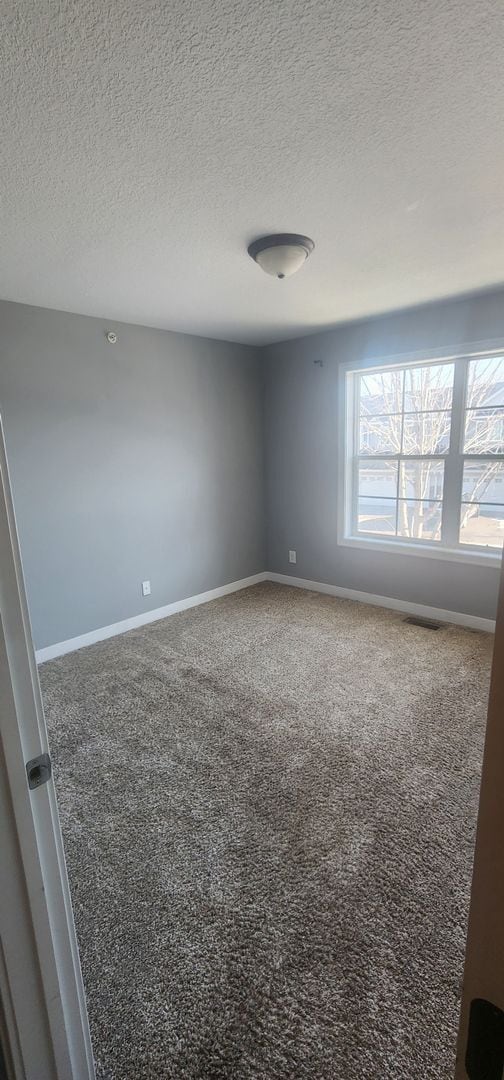 Building Photo - Beautiful 3 Bed Town Home for Rent