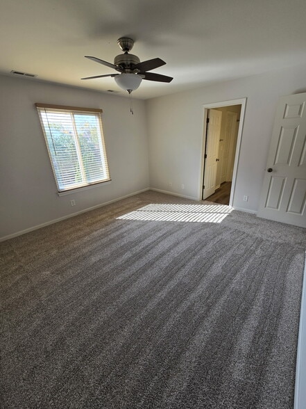 Building Photo - 22241 W Niagara Trl