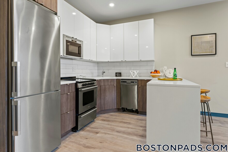 Building Photo - 1258 Massachusetts Ave