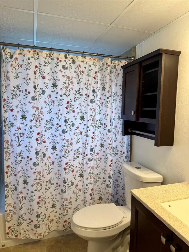 Building Photo - 9920 NW 68th Pl