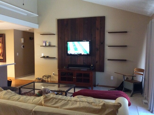 Building Photo - Beautiful FULLY FURNISHED Single Level 4/2 Home in South West Reno
