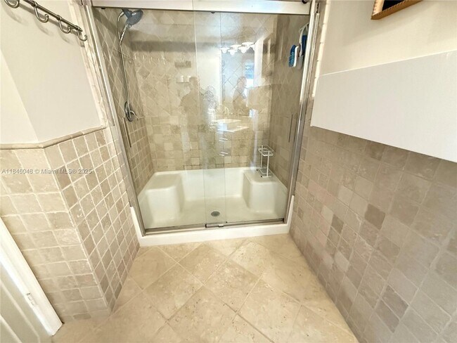 Building Photo - 17145 N Bay Rd