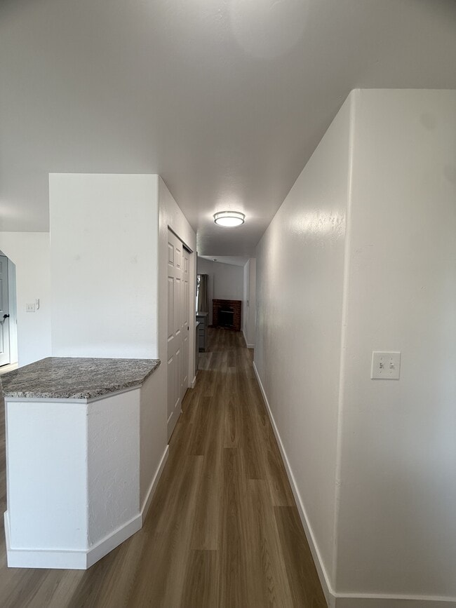 Building Photo - 6128 Thornbury Ct SE