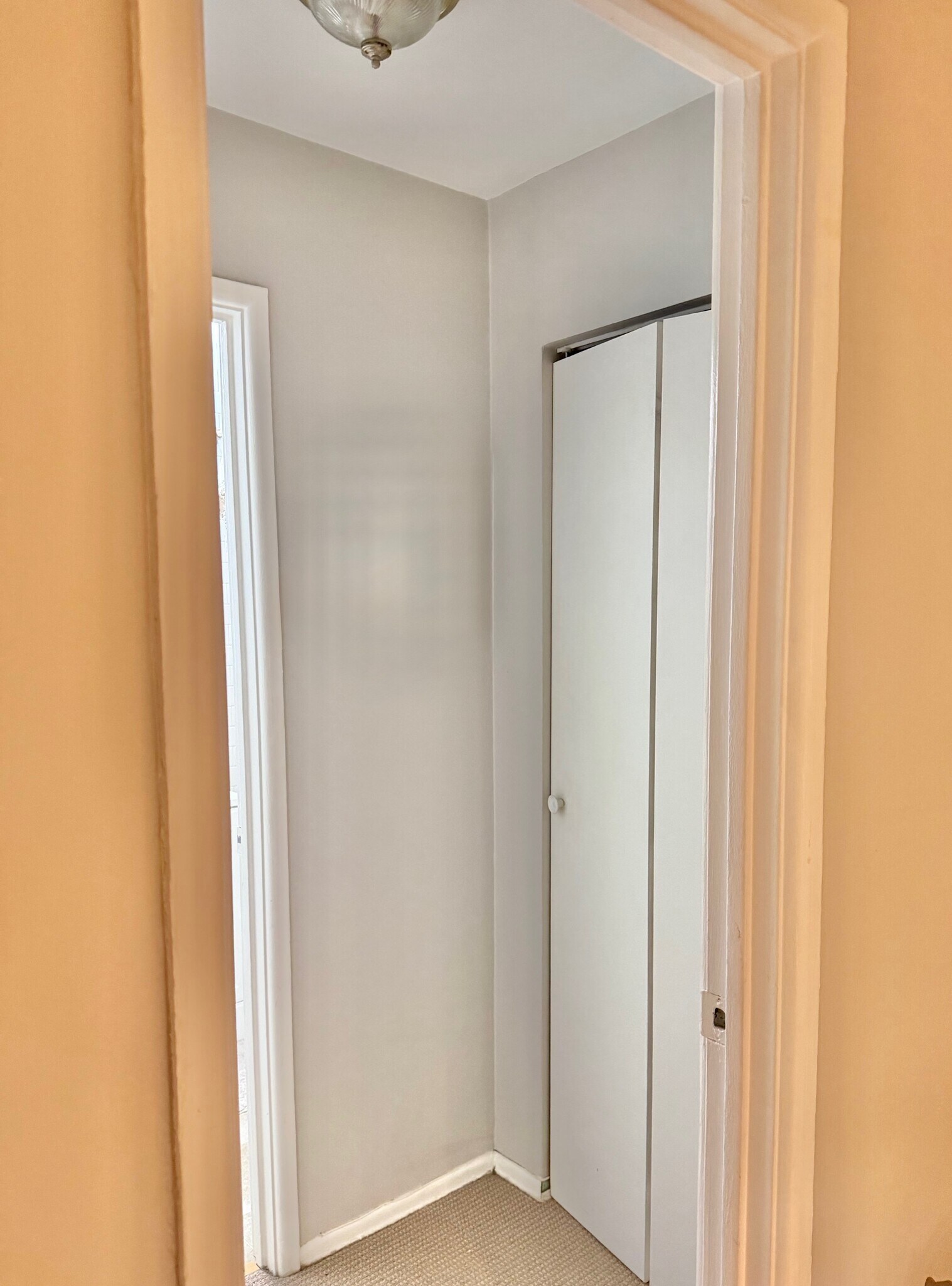 Building Photo - 426 W Barry Ave