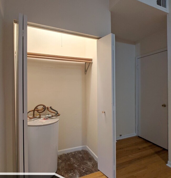 Building Photo - 2323 N Kedzie Blvd