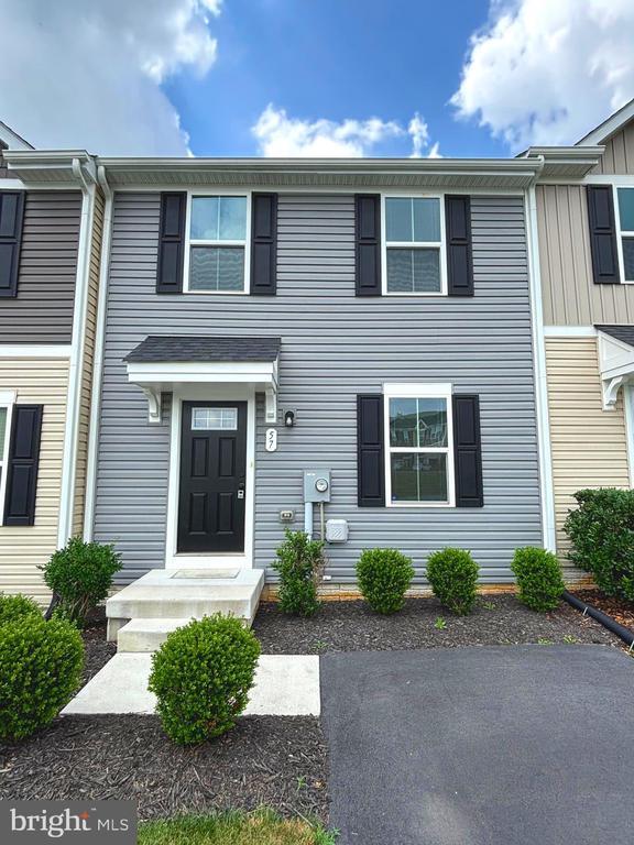 Primary Photo - 57 Sebago Pl