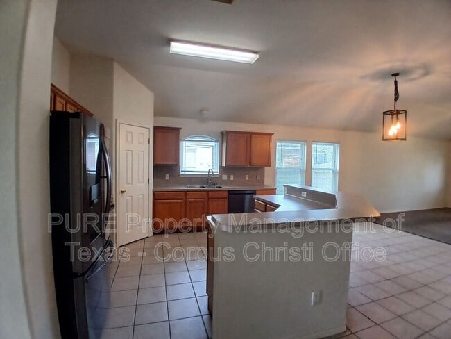 Building Photo - 7609 Cold Springs Dr
