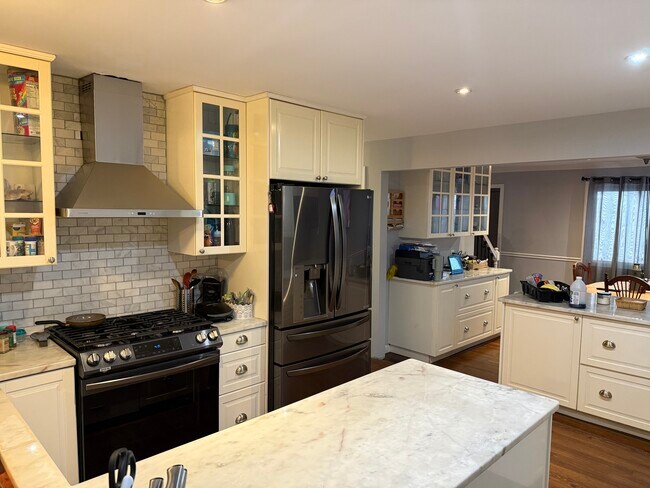 Building Photo - 39 Tina Cir