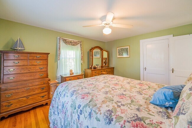 Building Photo - 22 Crescent Hill Ave