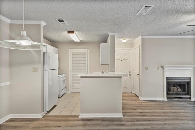 Building Photo - 619 Granville Ct