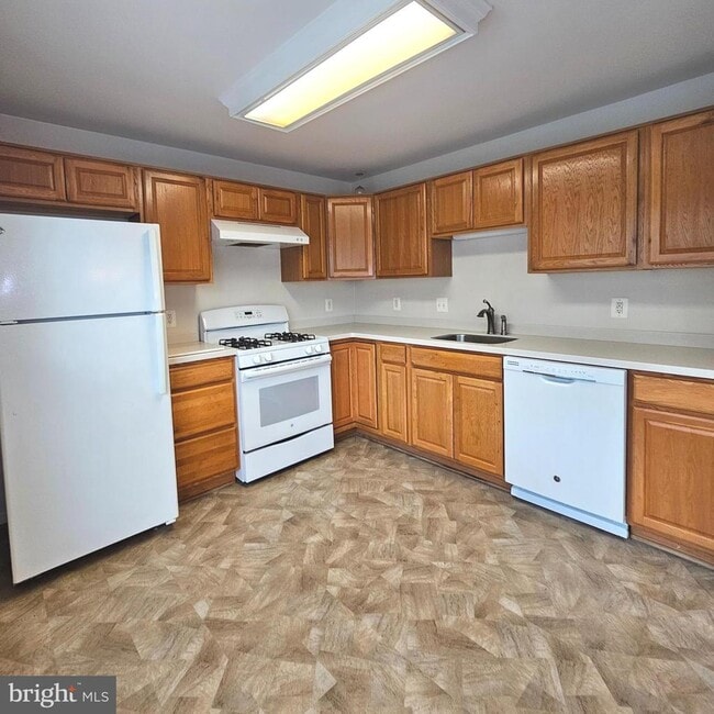 Building Photo - 9250 Cardinal Forest Ln