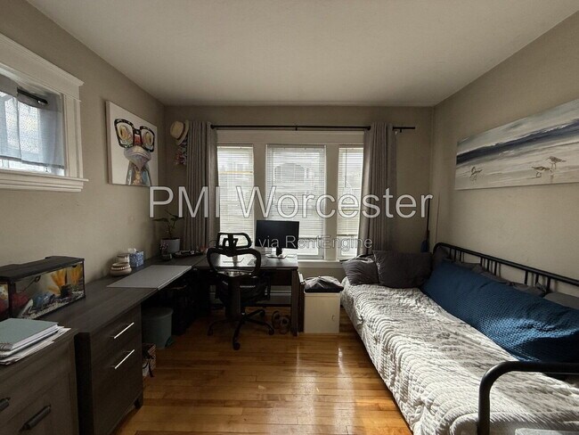 Building Photo - 29 Loxwood St