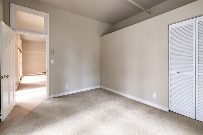 Building Photo - 1119 1st Ave