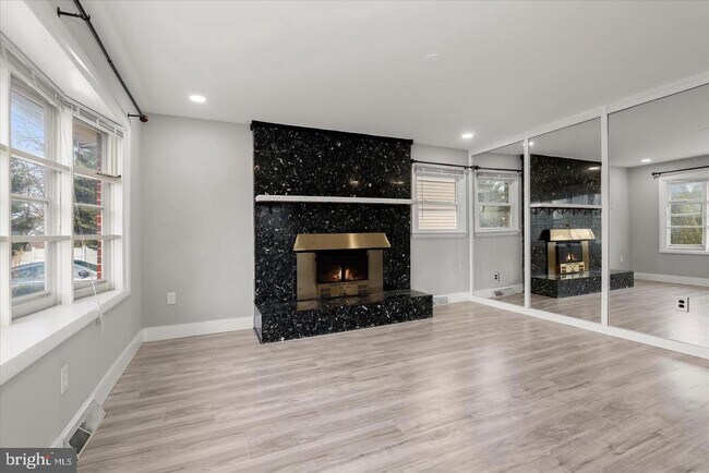 Building Photo - 517 Winters Ln