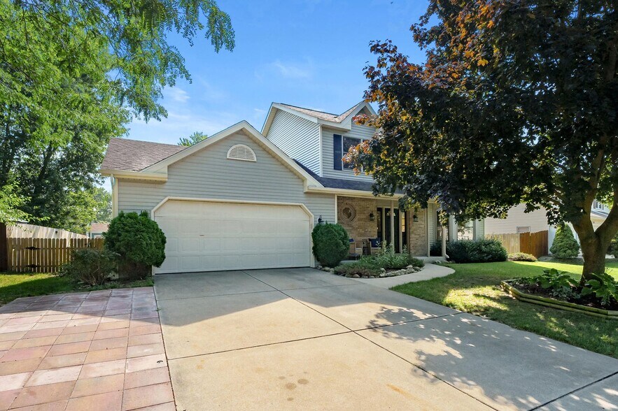 Building Photo - 7817 Chippewa St