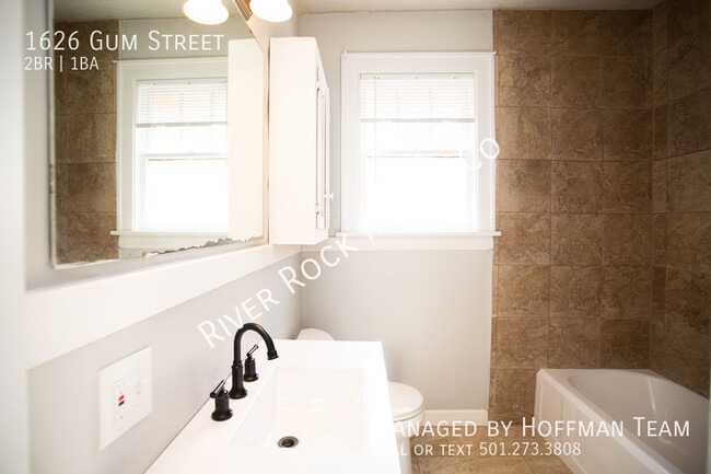 Building Photo - 1626 Gum St