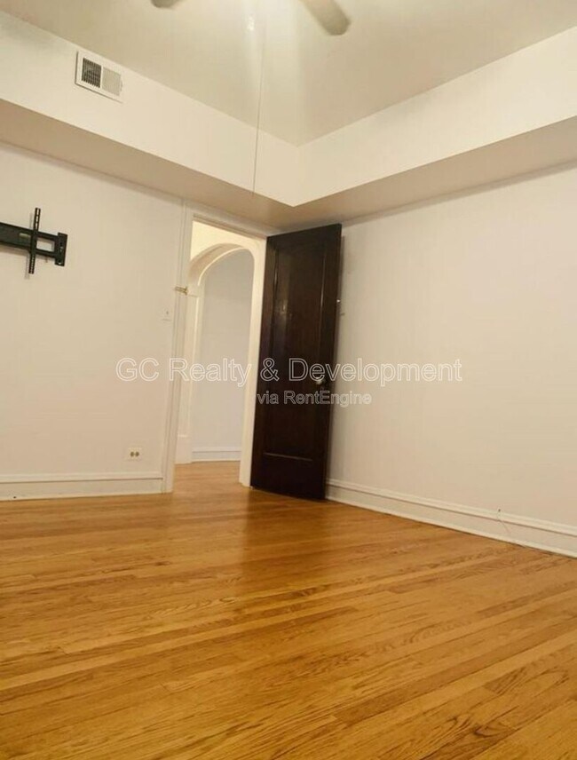 Building Photo - 6316 N Rockwell St