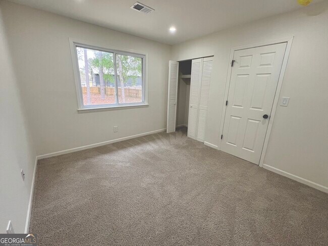 Building Photo - 2907 Clearbrook Dr