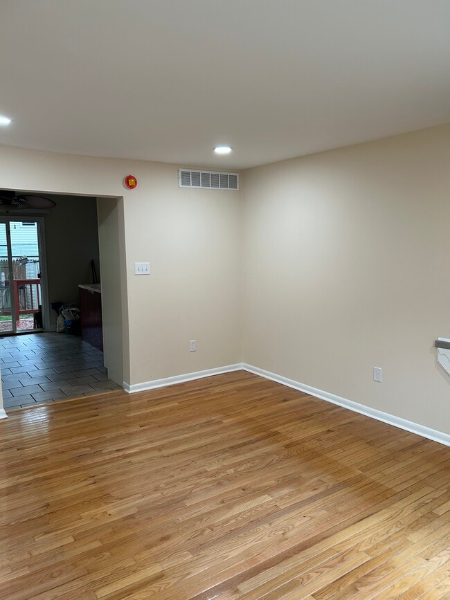 Building Photo - 18 Monhegan Ct