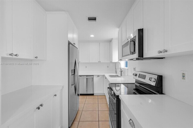 Building Photo - 3060 Matilda St
