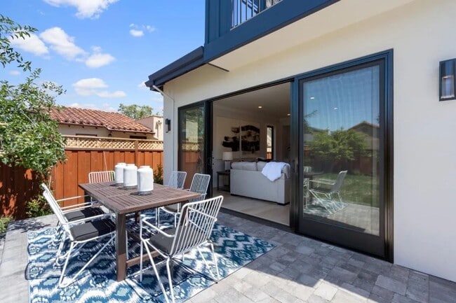 Building Photo - Contemporary Mount Carmel Retreat with Seamless Indoor-Outdoor Living